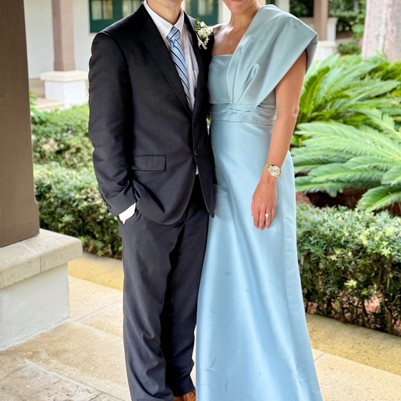 $895 Sachin & Babi Hannah Ash Blue One-Shoulder Satin Gown Maxi Dress Sz 4 - Picture 2 of 16